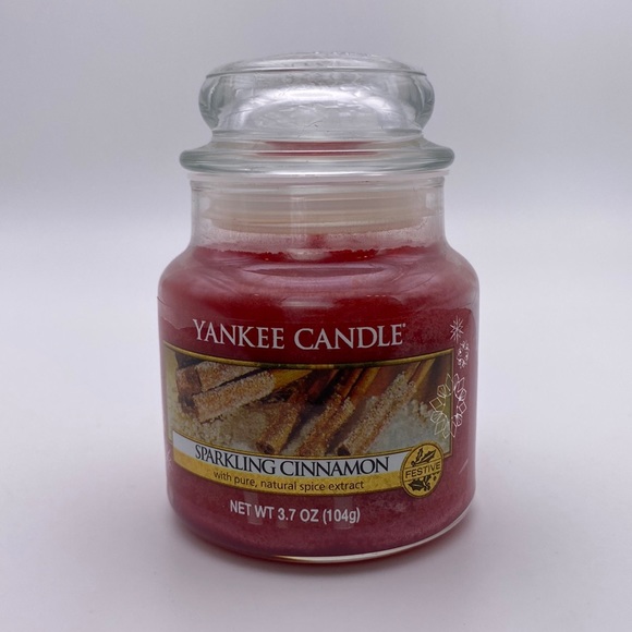 Yankee Candle Sparkling Cinnamon Candle 3.7 oz